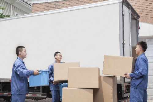 Movers Greenwich performing a site risk assessment